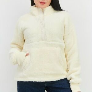 NWOT Bearpaw Cream Sherpa Pullover Large